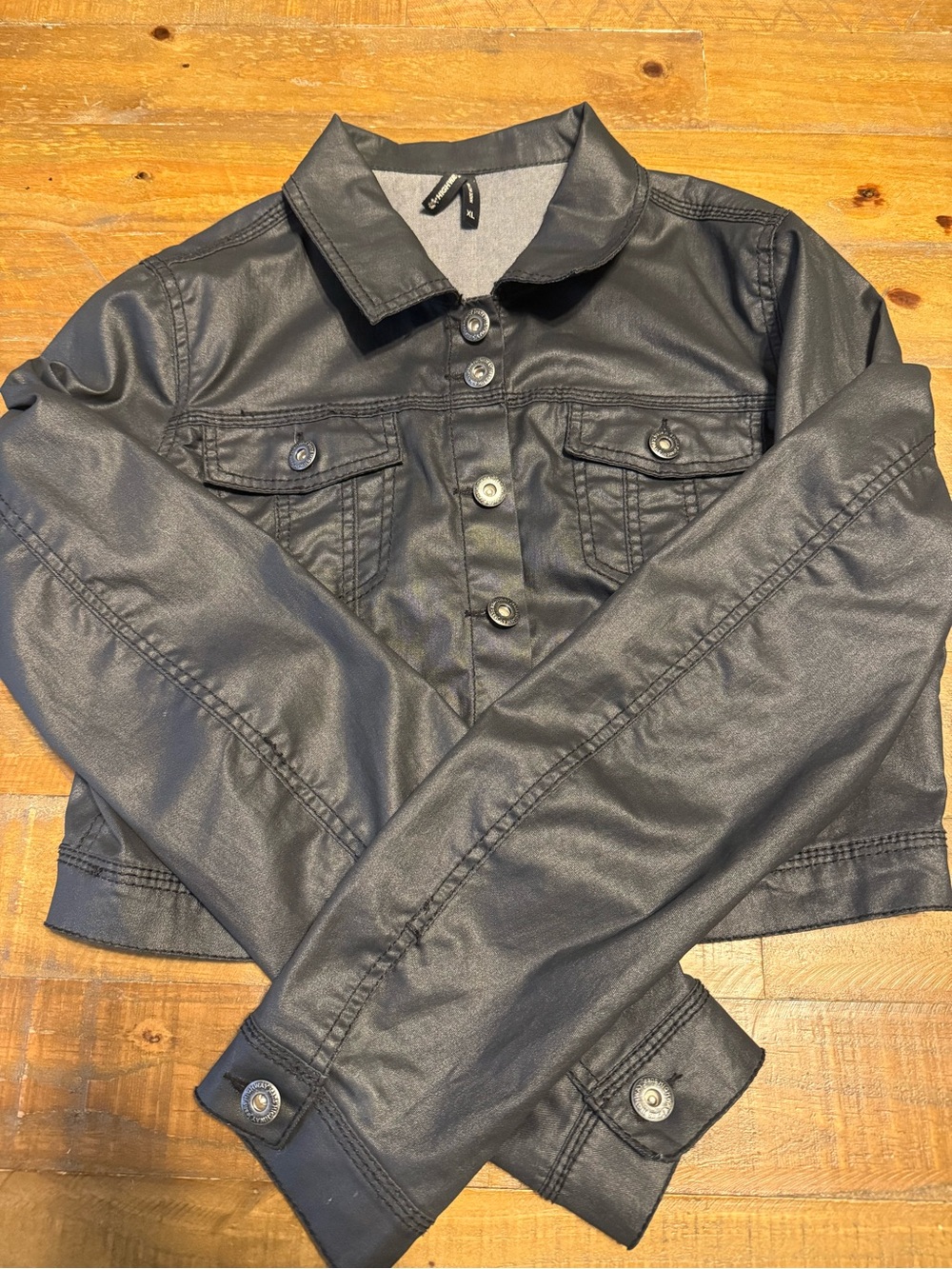 Black Cropped Jacket ⢠Button Front ⢠- Picture 2 of 7
